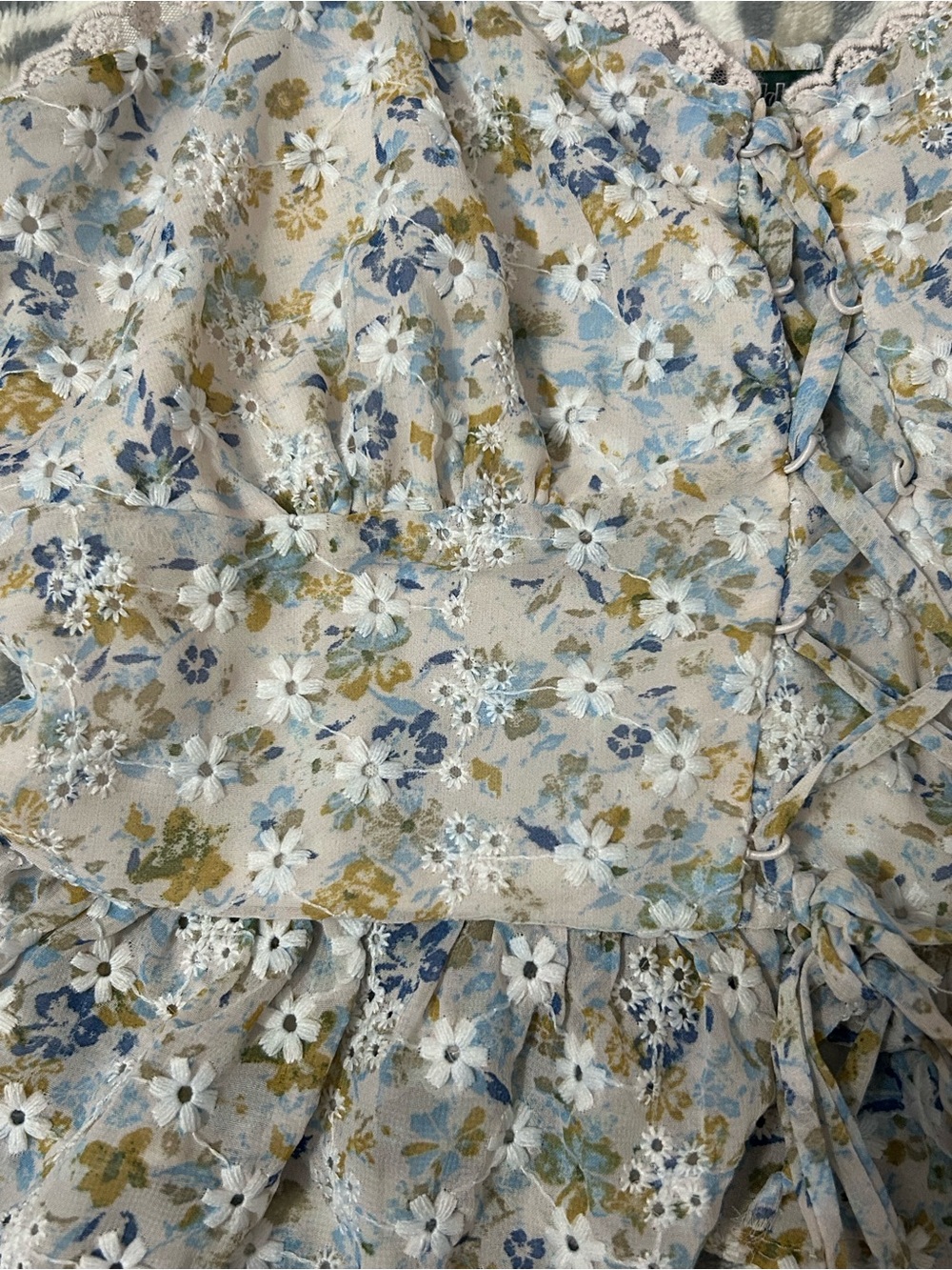 Small Floral Lace-Up Ruffle Cami Top - Picture 2 of 4